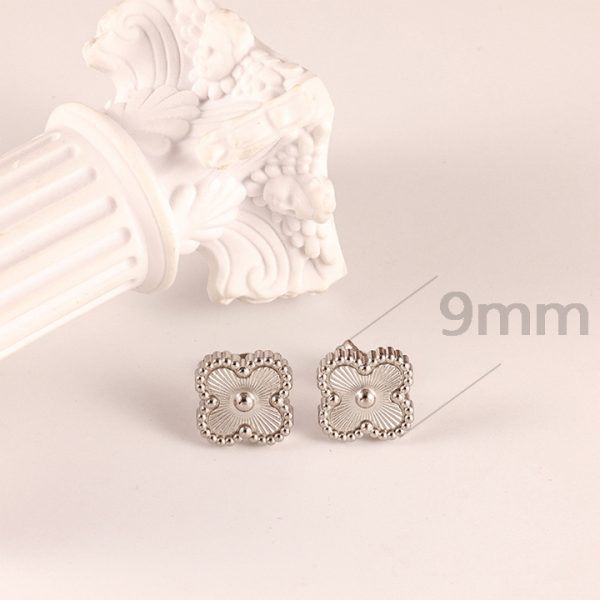 TB310c Bông tai nữ titan hoa 4 cánh van cleef chạm móc máy size 9mm