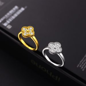 TC341f Nhẫn nữ titan hoa 4 cánh van cleef đính full kim