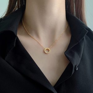TN466c Dây chuyền titan mặt hình tròn đính xoàn nữa vòng