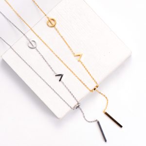 TN066a Dây chuyền nữ titan chữ love cách điệu