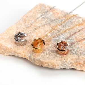 TN571c Dây chuyền titan thời trang họa tiết quả trám