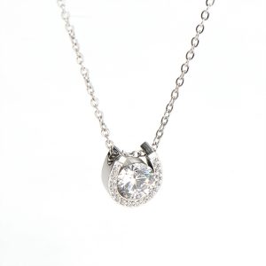 TN665h Dây chuyền nữ titan mặt hình móng ngựa đính full kim