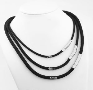 DN152b Dây chuyền dù đen thái 3mm - 5mm khóa titan