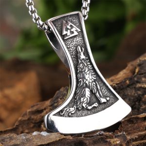 MD102c Mặt dây chuyền titan Rìu Viking chạm hình chó sói