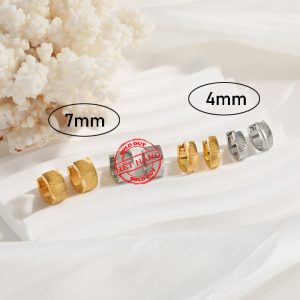 TB005a Bông hoa tai nữ titan khoen tròn chạm mắc mèo