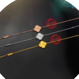 TA242 Lắc tay titan 1 hoa 4 cánh Van Cleef LV chạm móc máy