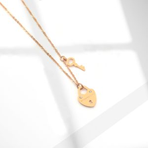 TN485 Dây chuyền titan màu hồng trái tim chìa khóa forever love