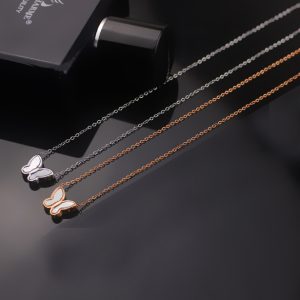 TN492 Dây chuyền titan con bướm nền xà cừ trắng