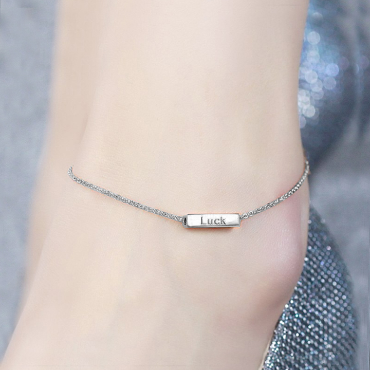 TA552 Lắc chân titan lucky belief wisdom courage màu trắng