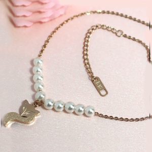 TA595 Lắc chân titan con cáo cách điệu ngọc trai