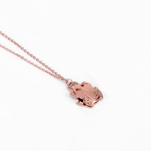 TN088 Dây chuyền titan con cóc ngậm tiền màu hồng